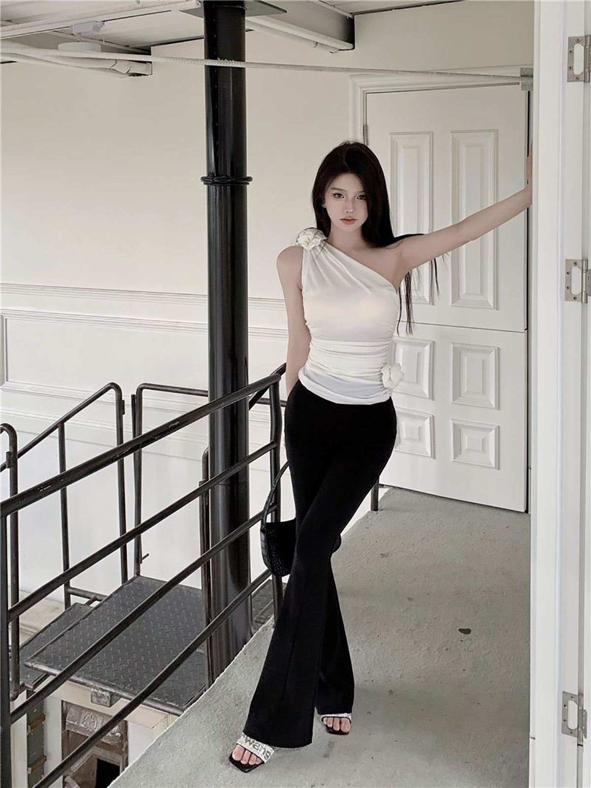 Women Solid One Shoulder Top