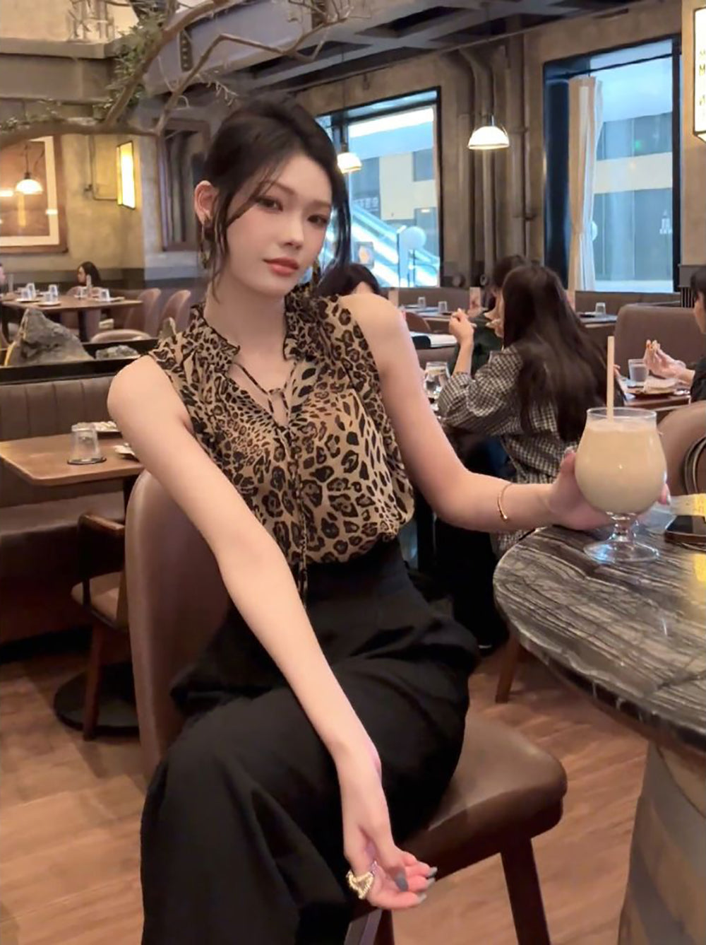 Women Animal Printed Tie-Up Neck Sleeveless Top