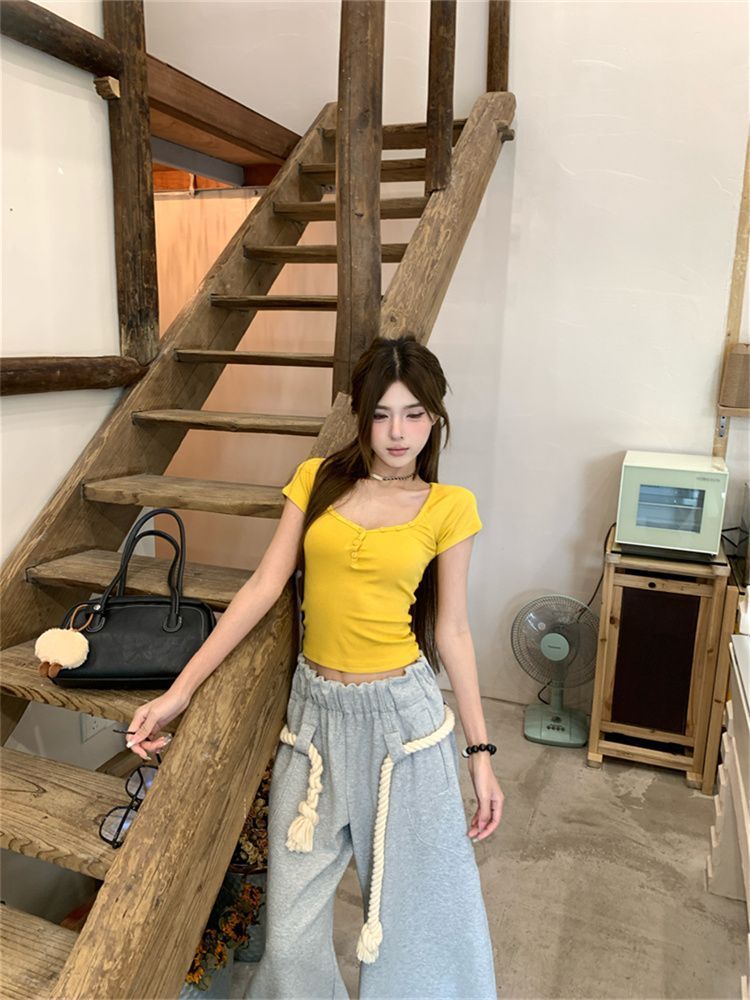 Women Solid Crop Top