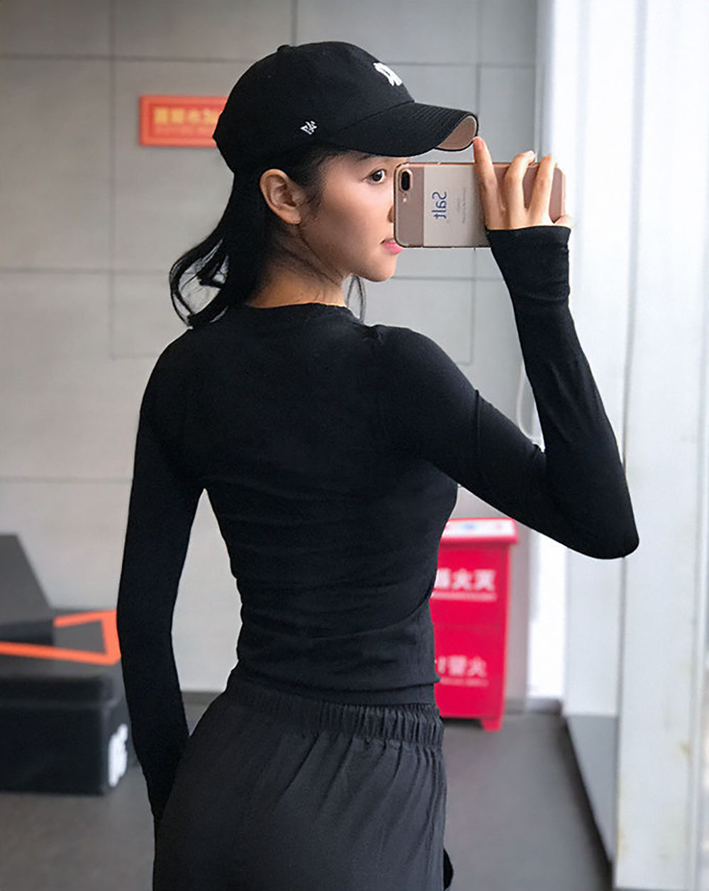 Women Solid Round Neck Top