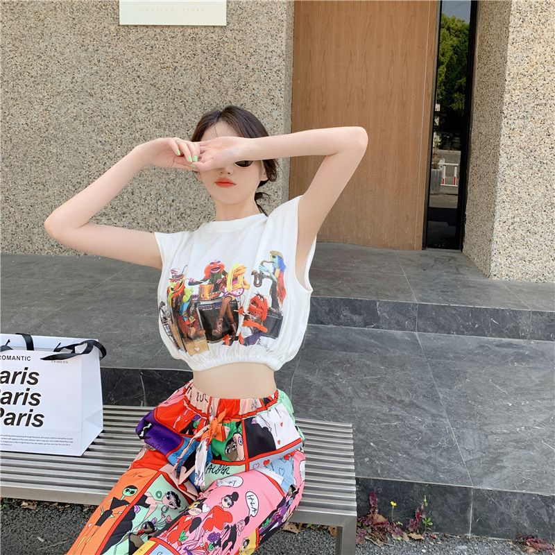 Women Graphic Print Crop Top
