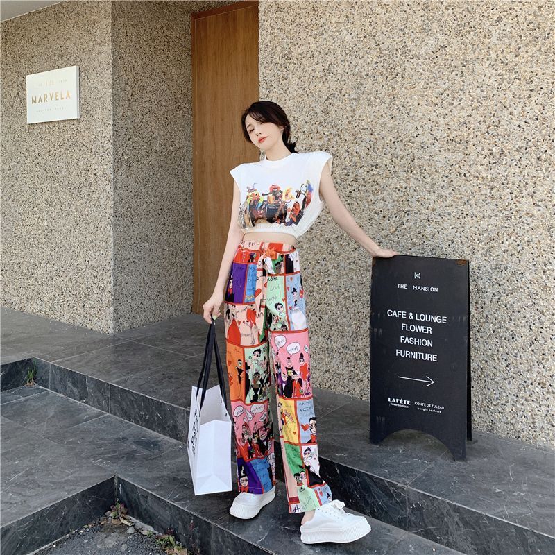 Women Graphic Print Crop Top
