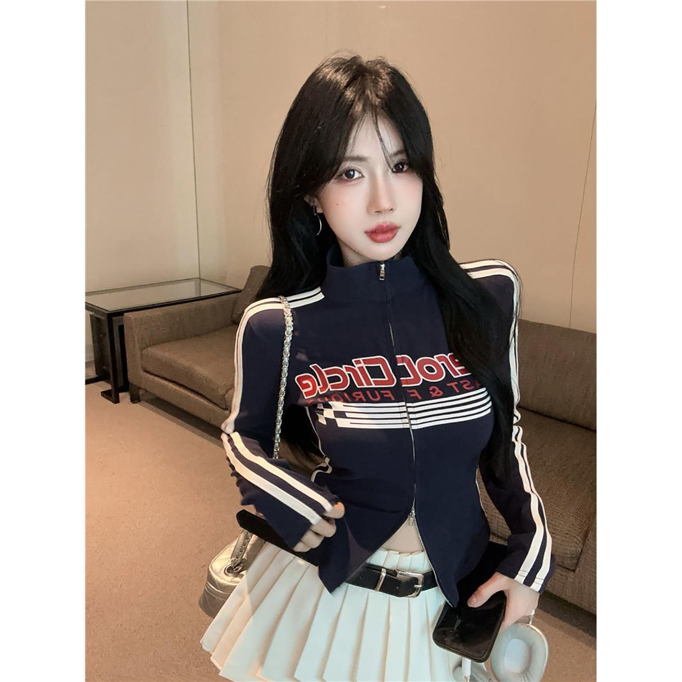 Printed Zipper Top