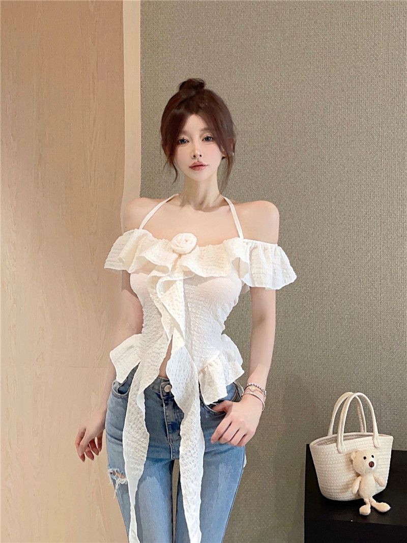 Women Solid Halter Neck Ruffles Peplum Top