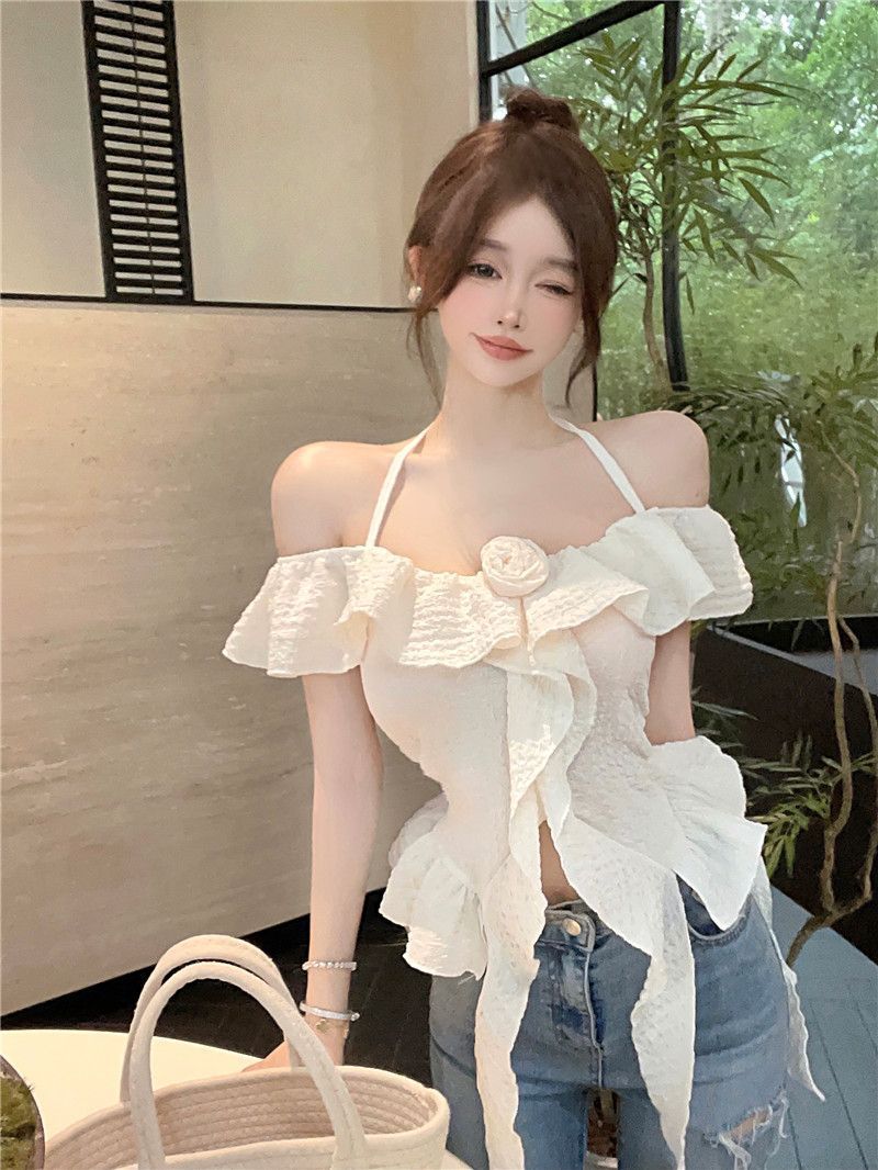Women Solid Halter Neck Ruffles Peplum Top