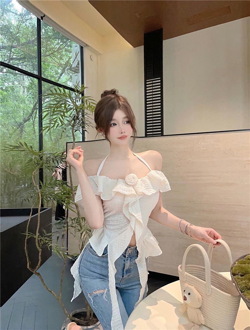 Women Solid Halter Neck Ruffles Peplum Top
