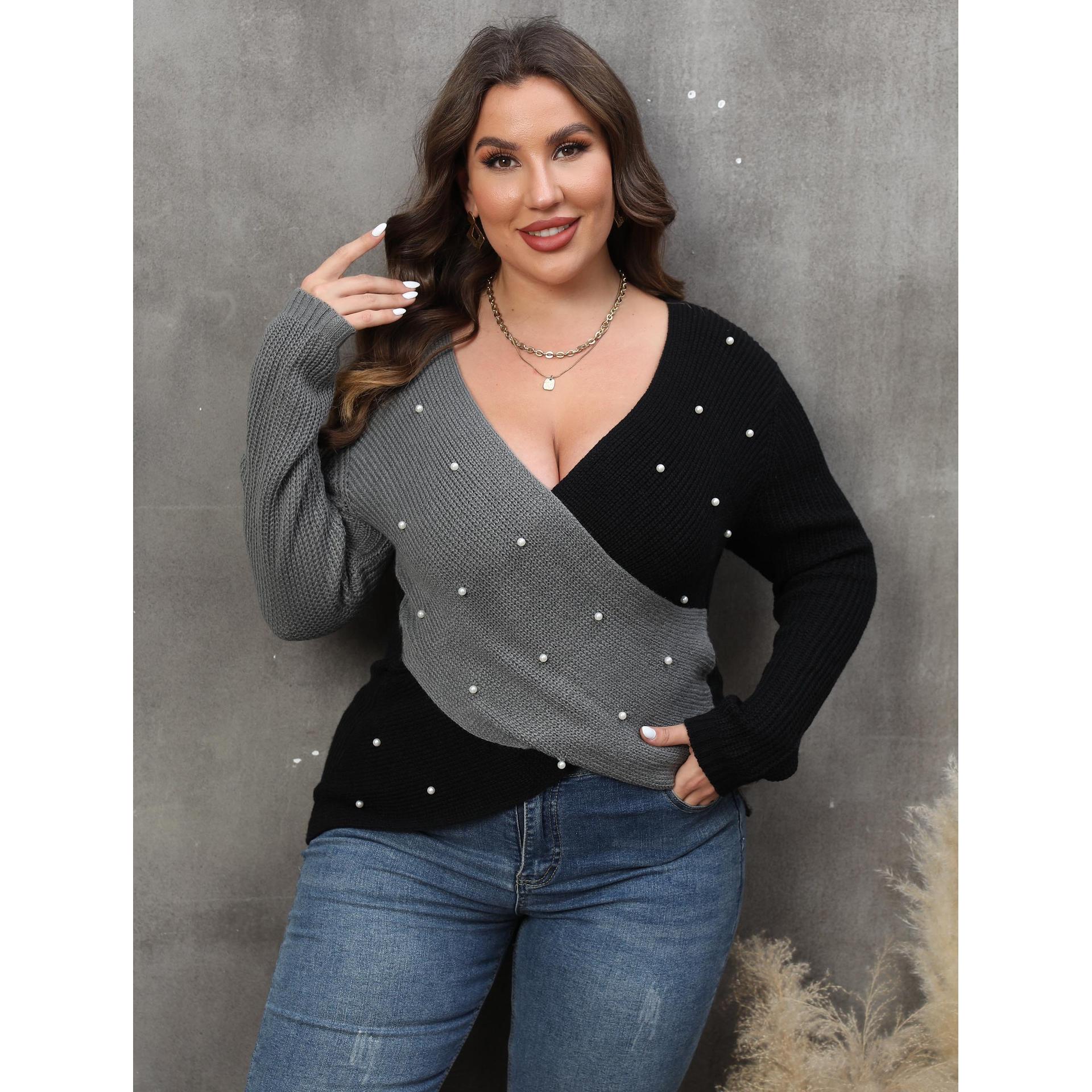 Women Plus Size Colourblocked Pullover with Embellished Detail