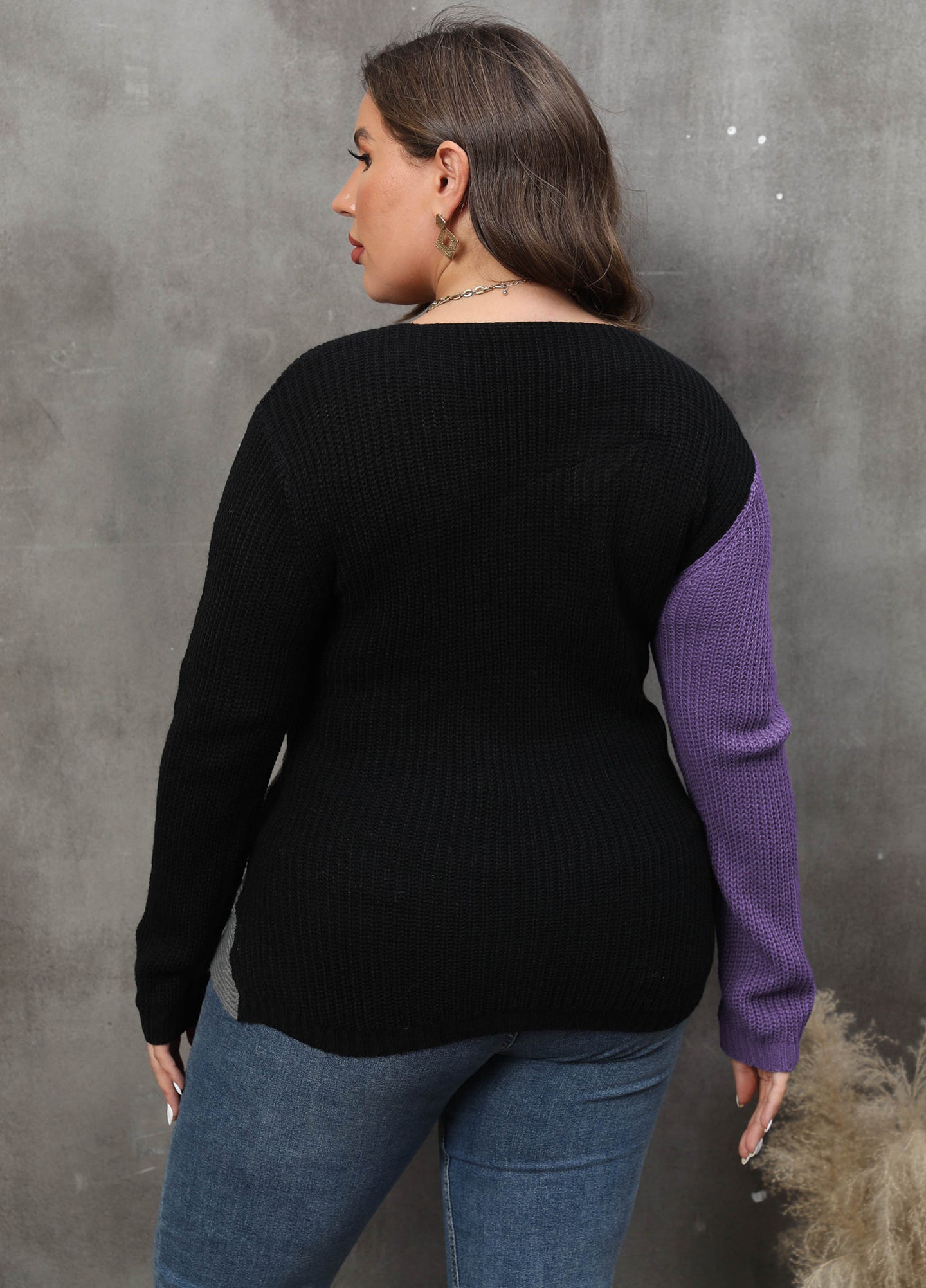 Women Colourblocked Pullover Sweaters