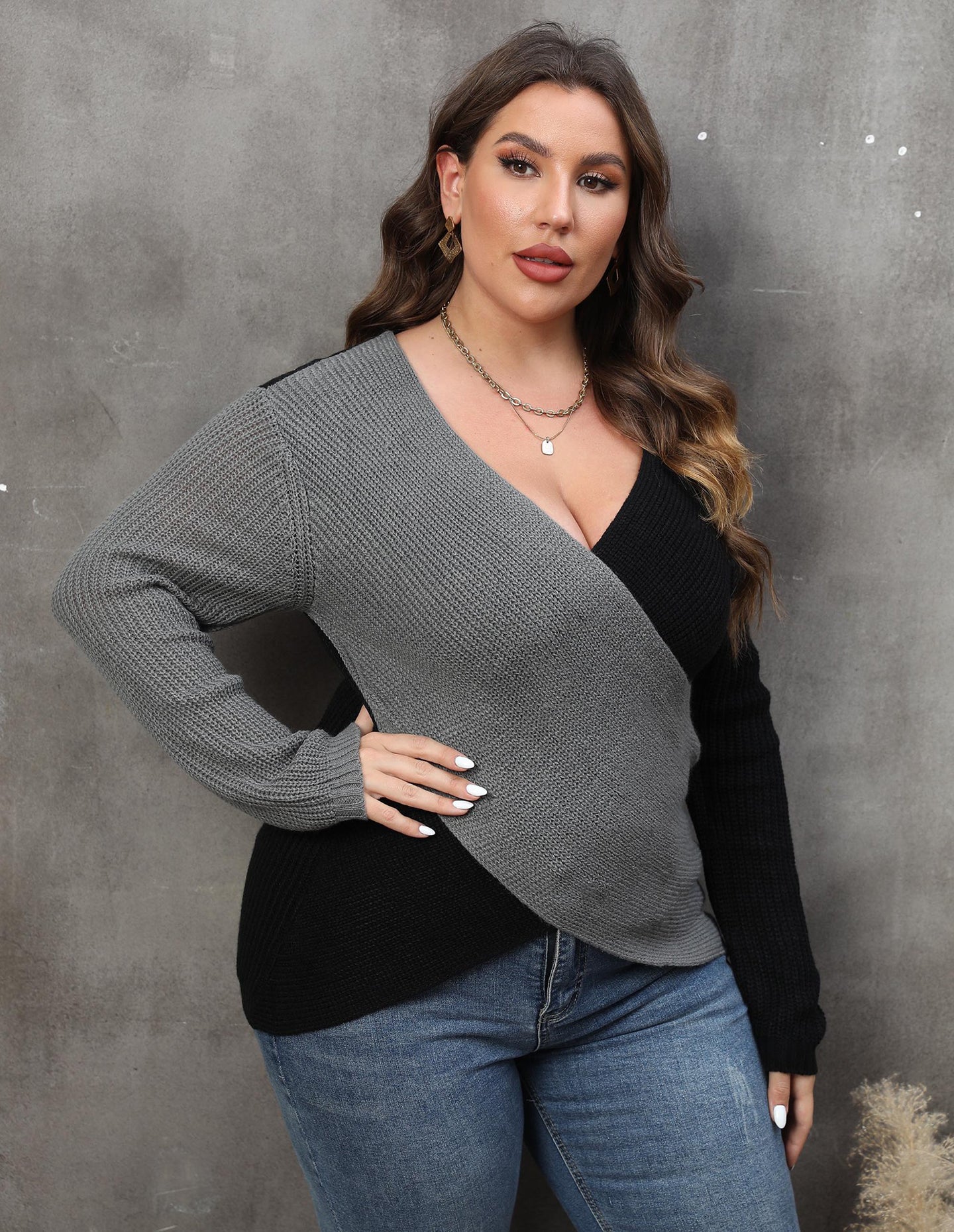 Women Colourblocked Pullover