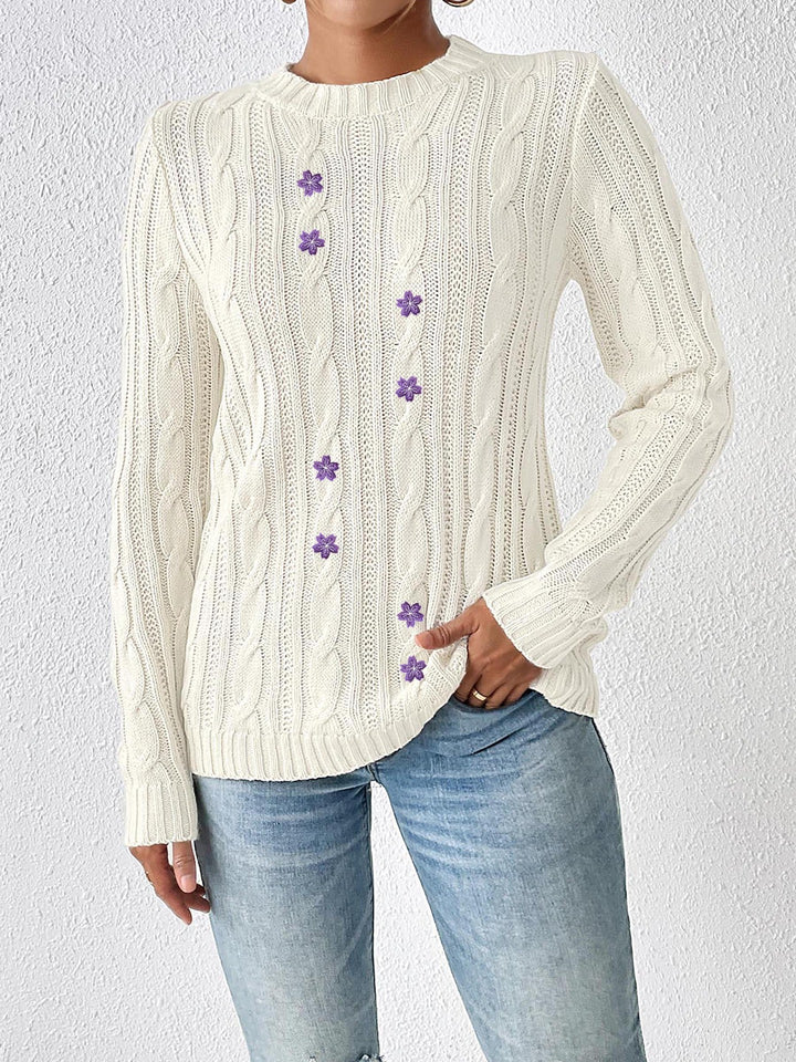 Women Round Neck Long Sleeves Cable Knit Pullover with Applique Detail