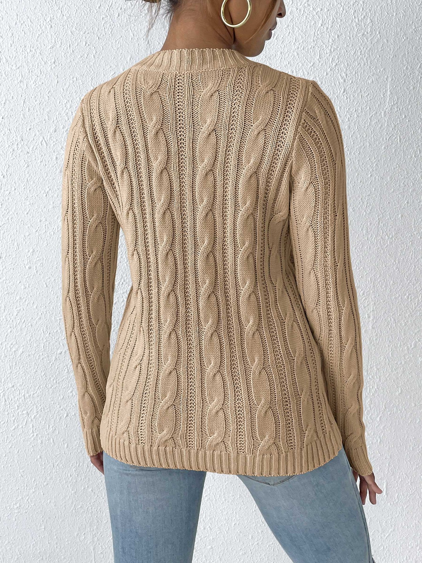 Women Cable Knit Pullover with Applique Detail
