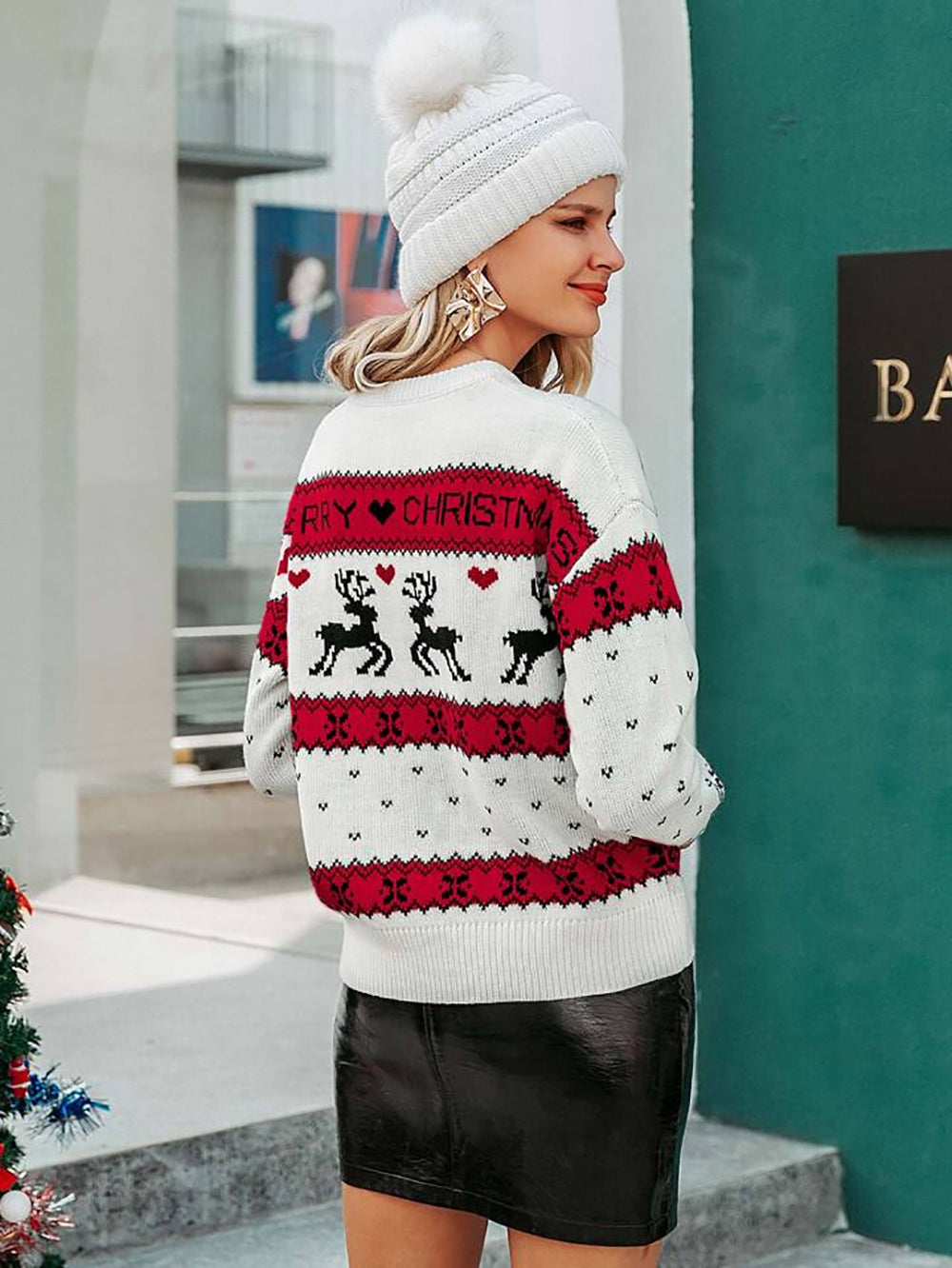 Women Colourblocked Pullover Sweater