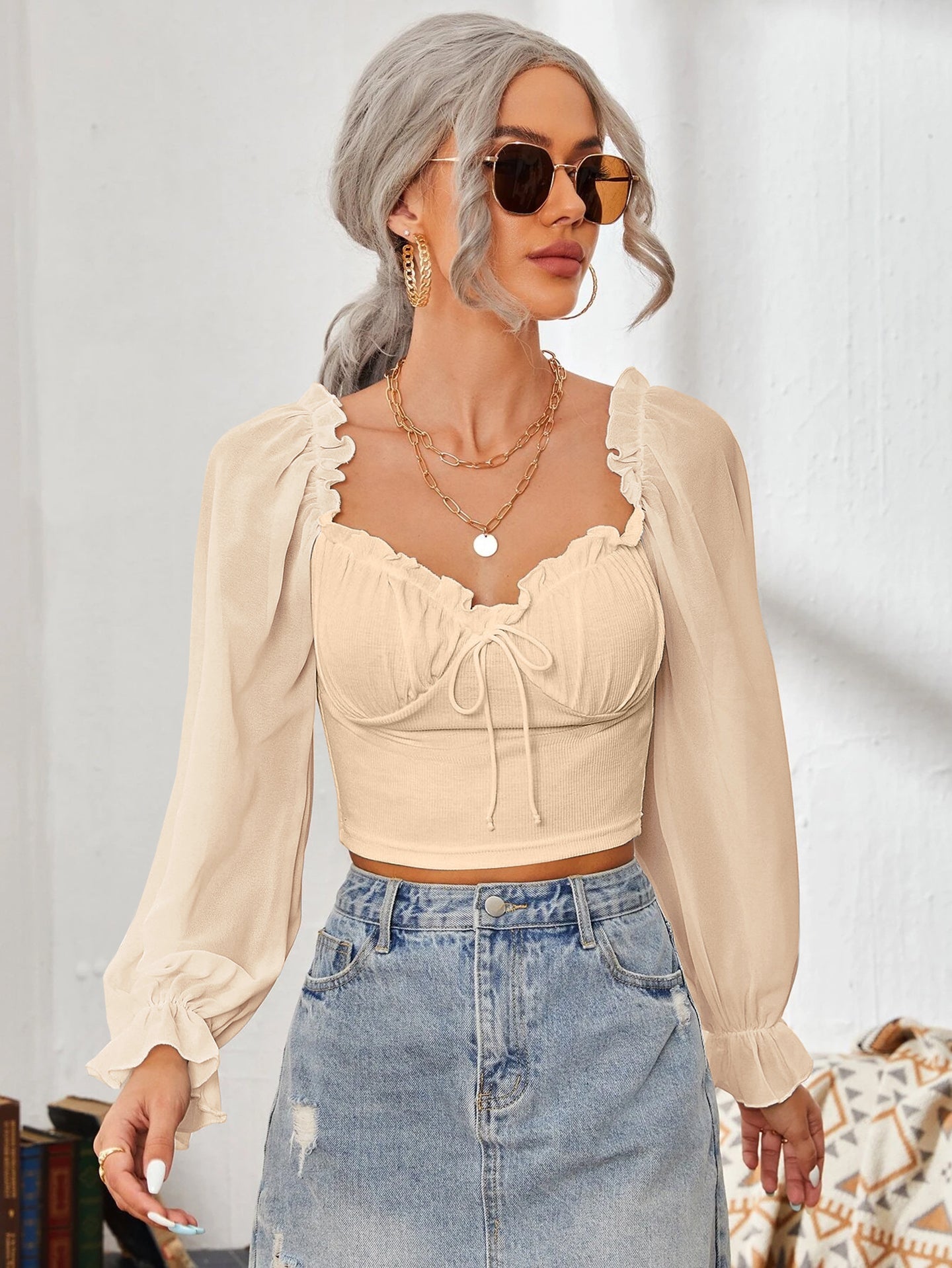 Women Sweetheart Neck Ruched Hem Crop Top