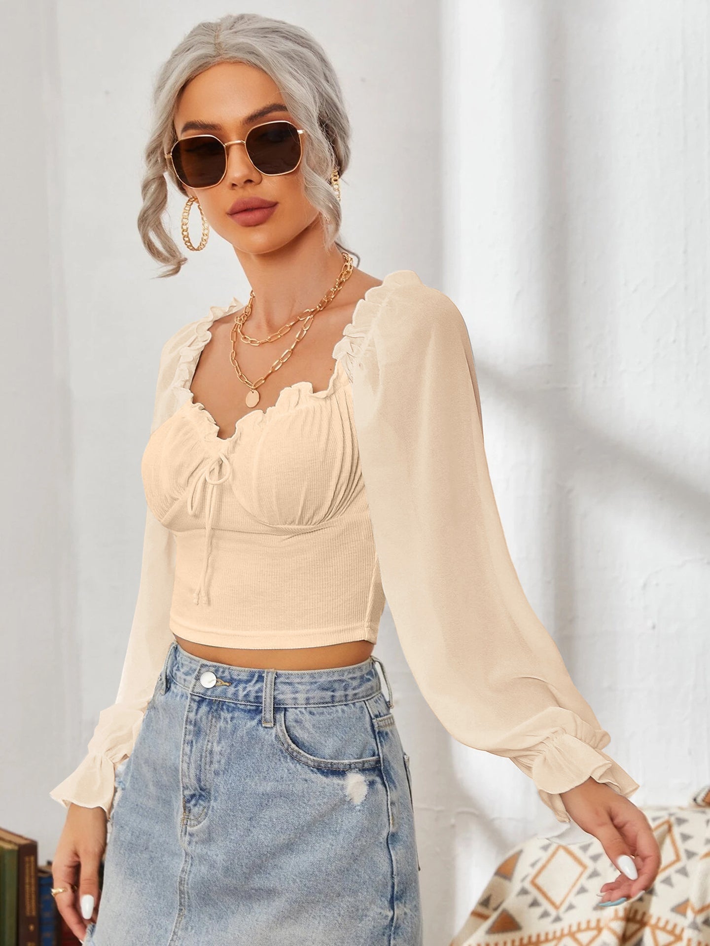 Women Sweetheart Neck Ruched Hem Crop Top