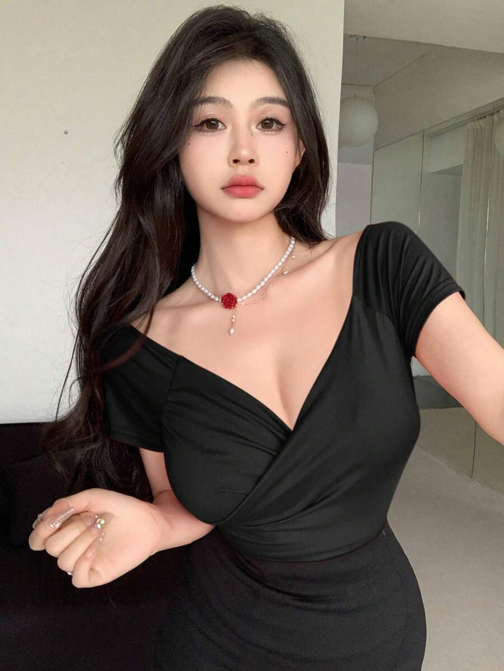 Women Solid V-Neck Regular Top