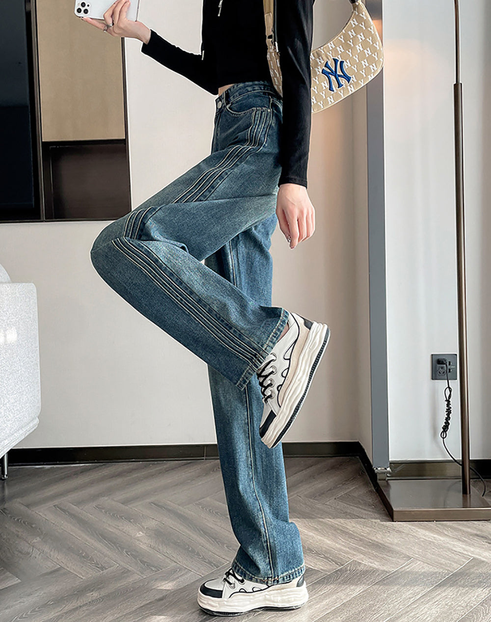 Women Wide Leg Slash Knee Jeans
