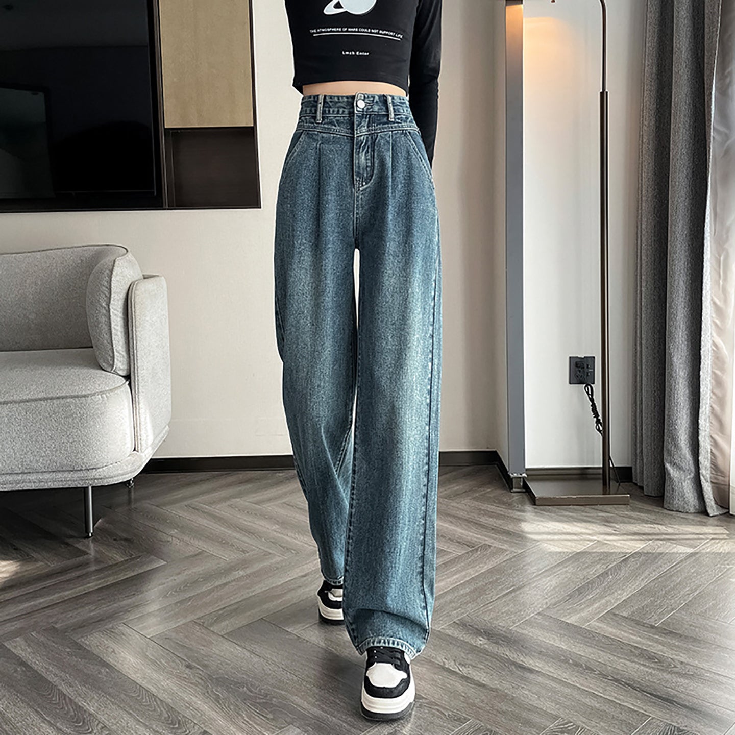 Women Straight Fit Slash Knee Jeans