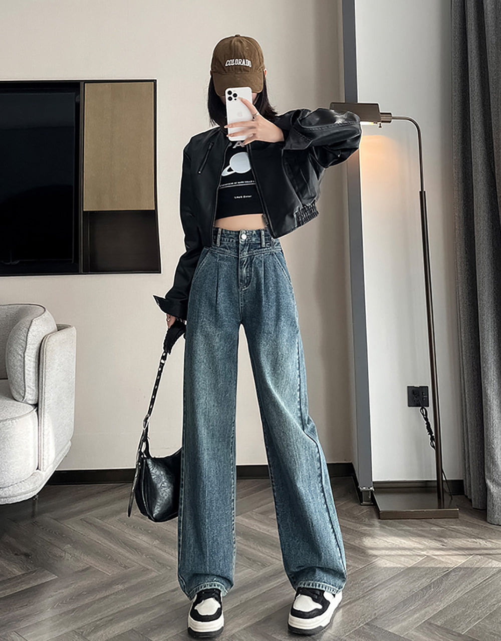 Women Straight Fit Slash Knee Jeans