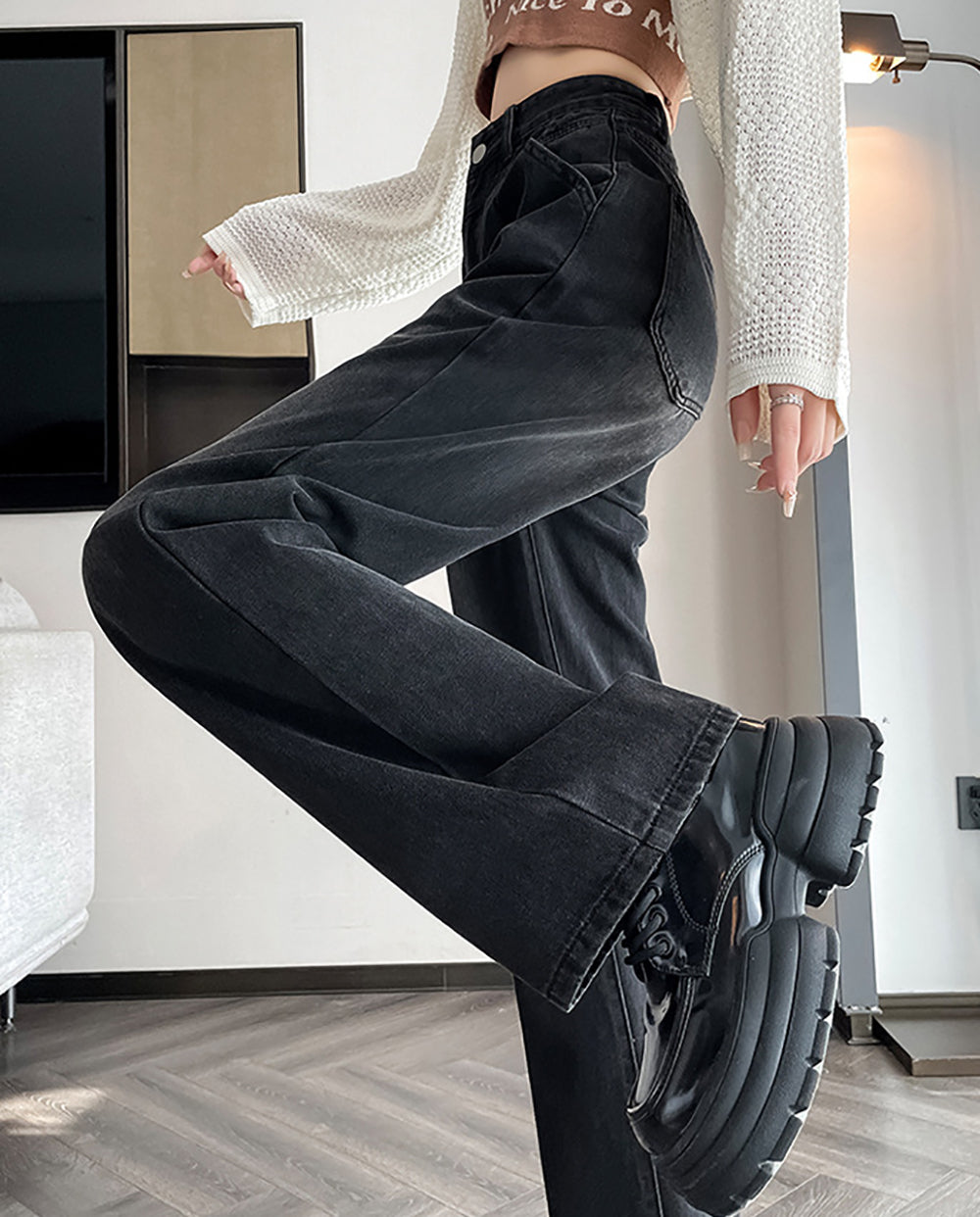 Women Straight Fit Slash Knee Jeans