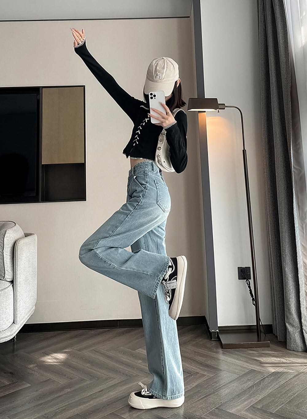 Women Straight Fit Low Distress Jeans