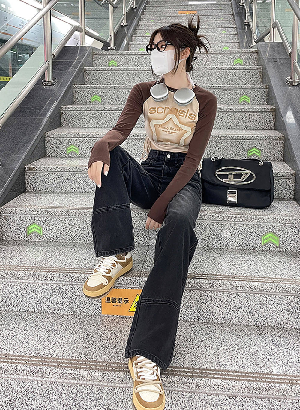 Women Wide Leg Slash Knee Light Fade Jeans