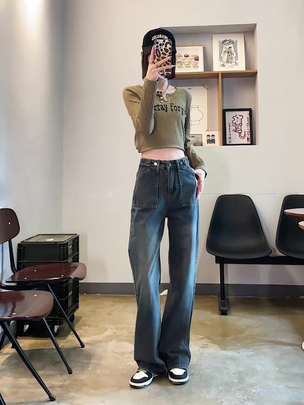 Women Dark Shade Straight Fit Jeans
