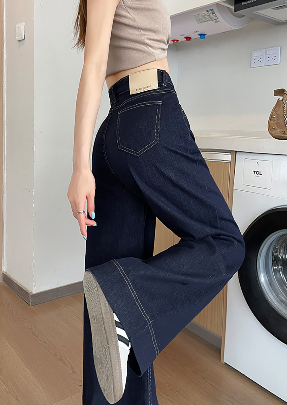 Women Mid-Rise No Fade Flared Jeans