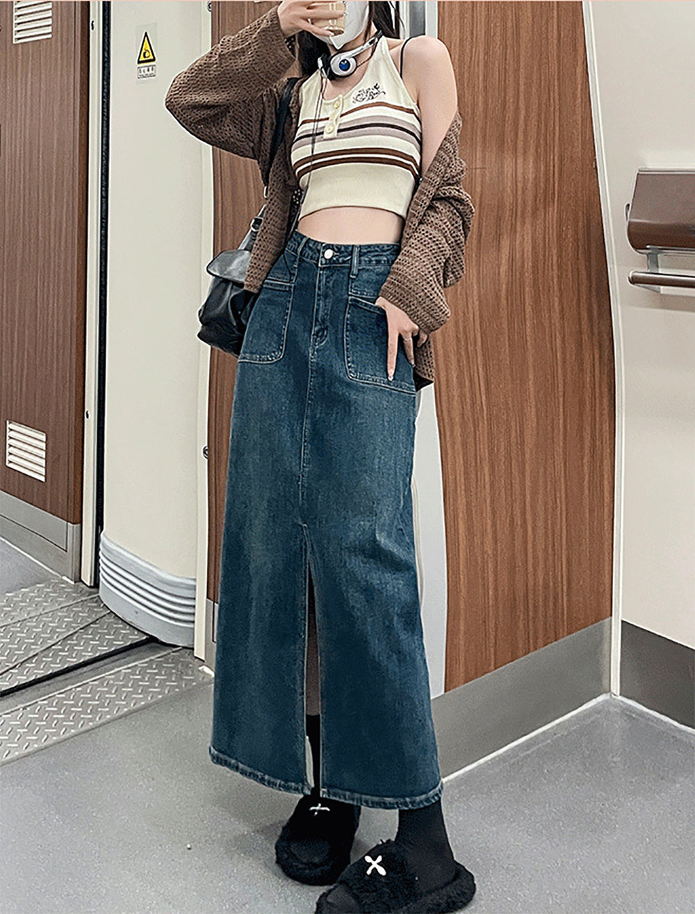 Women Straight Fit Highly Distressed Light Fade Jeans
