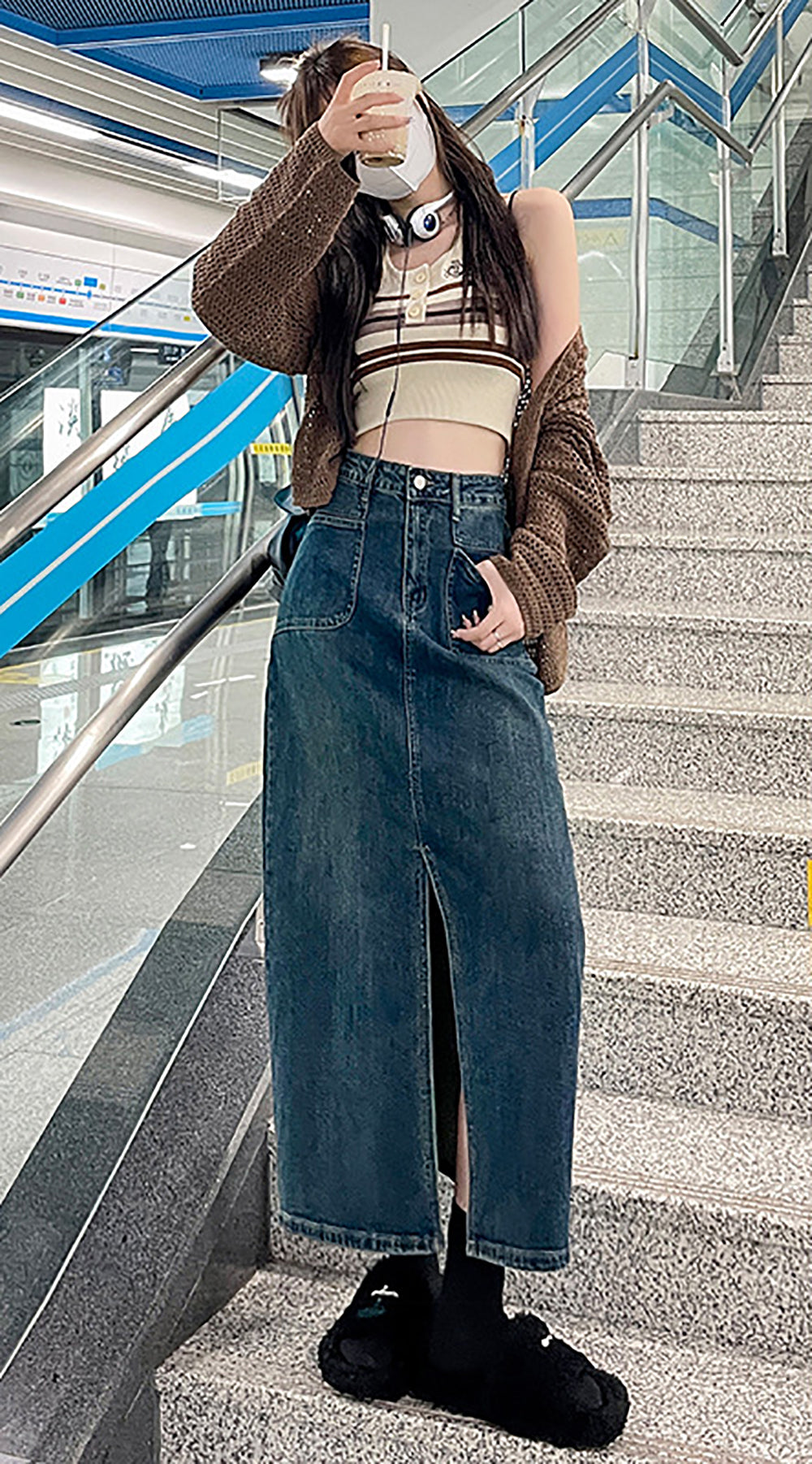Women Straight Fit Highly Distressed Light Fade Jeans