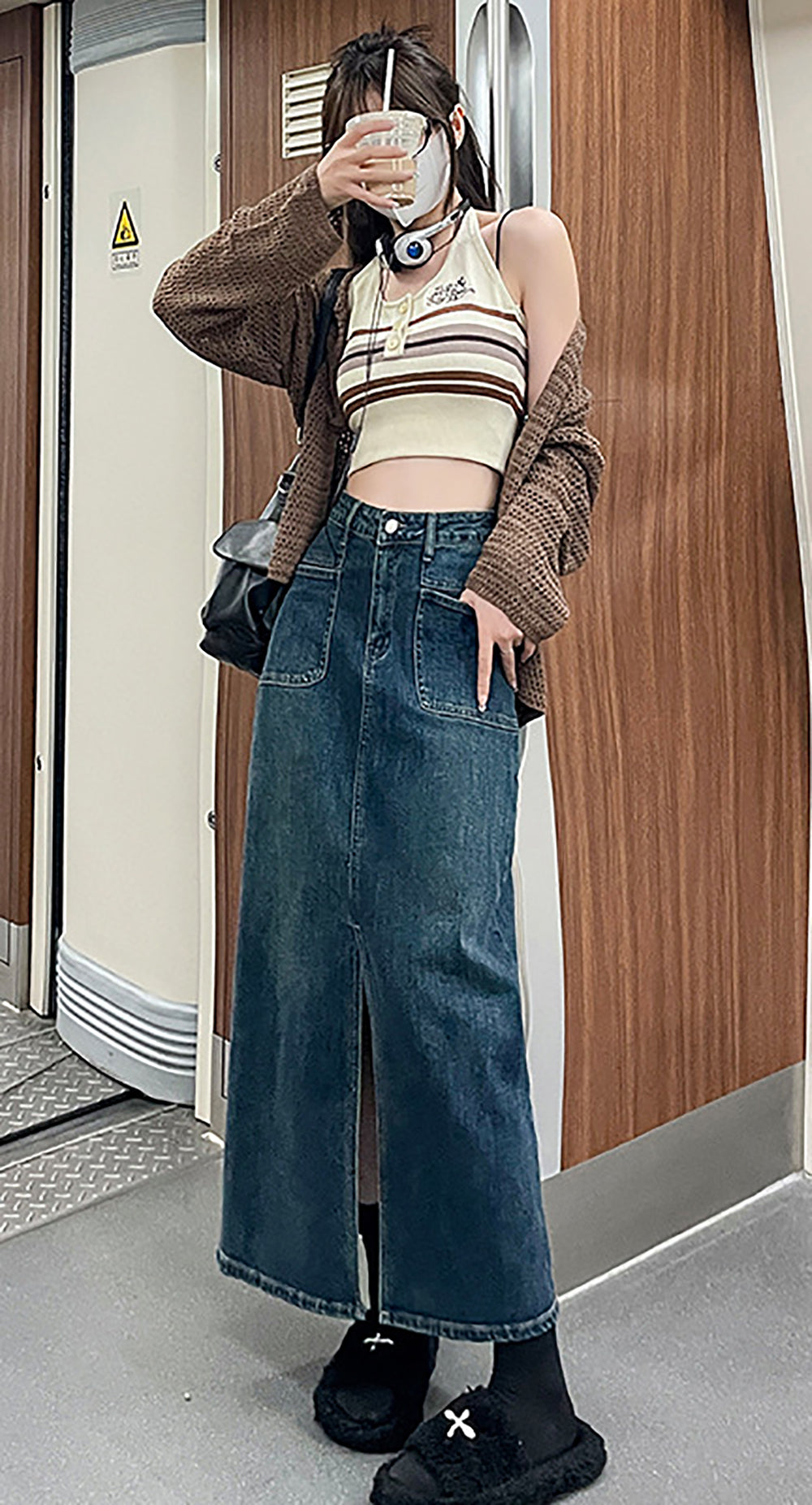 Women Straight Fit Highly Distressed Light Fade Jeans