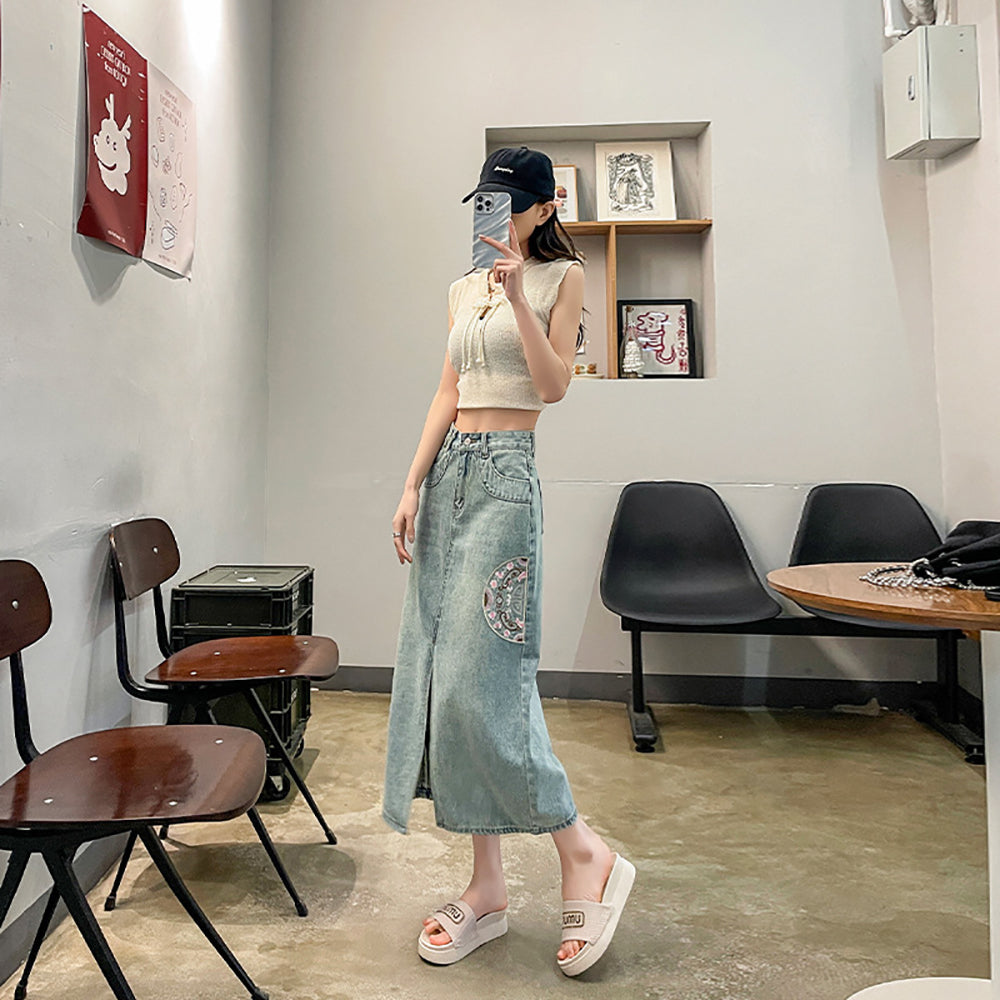 Women Straight Fit Slash Knee Printed Jeans