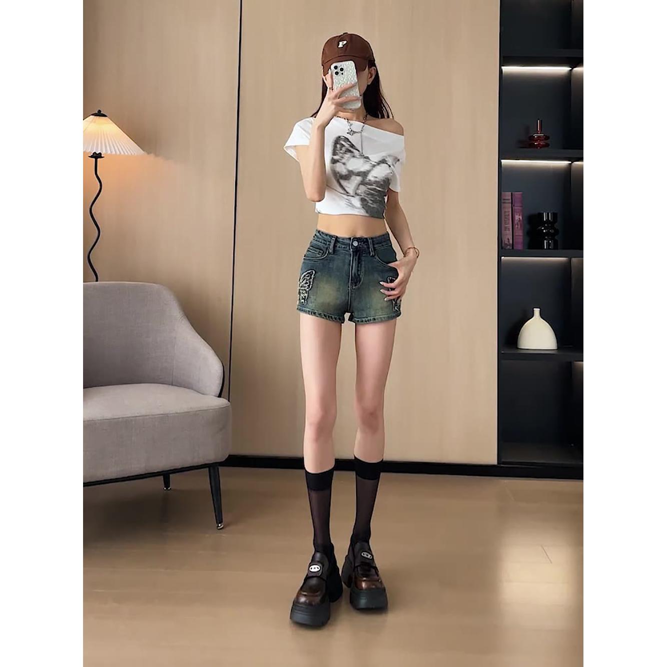Women Skinny Fit Highly Distressed Jeans