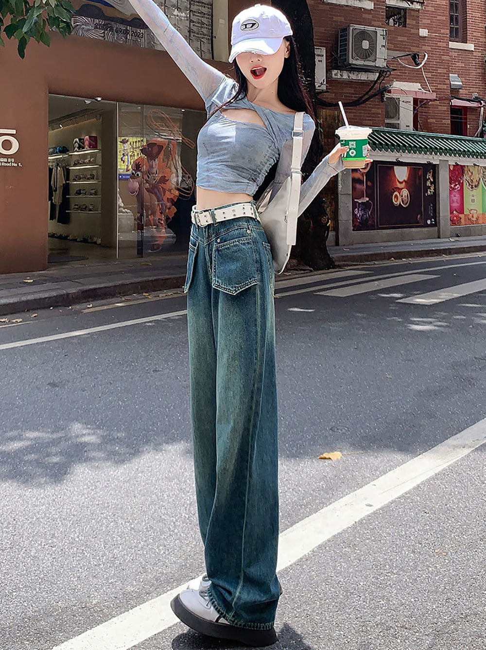 Women Wide Leg Medium Fade Jeans