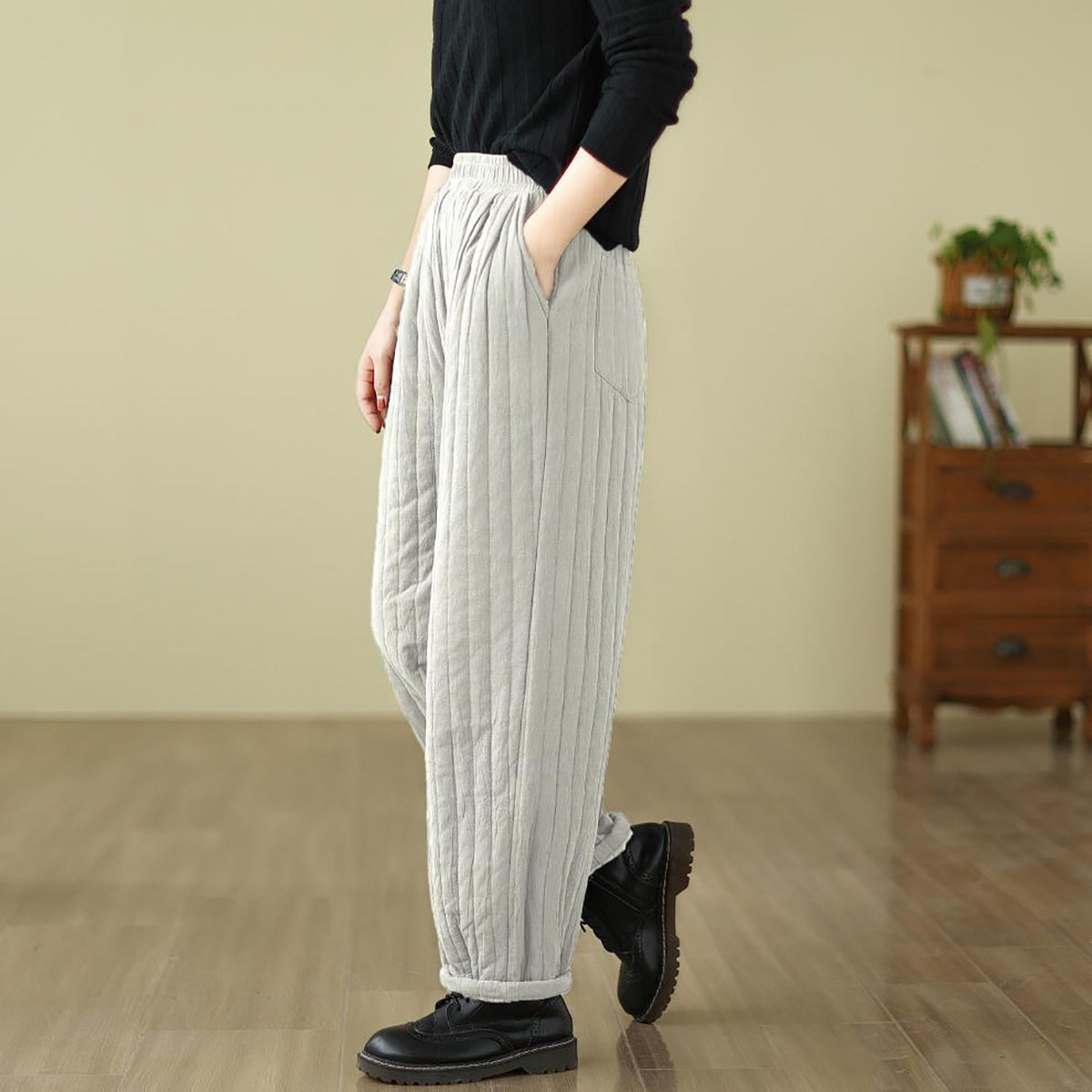 Women Easy Wash Pleated Regular Trousers