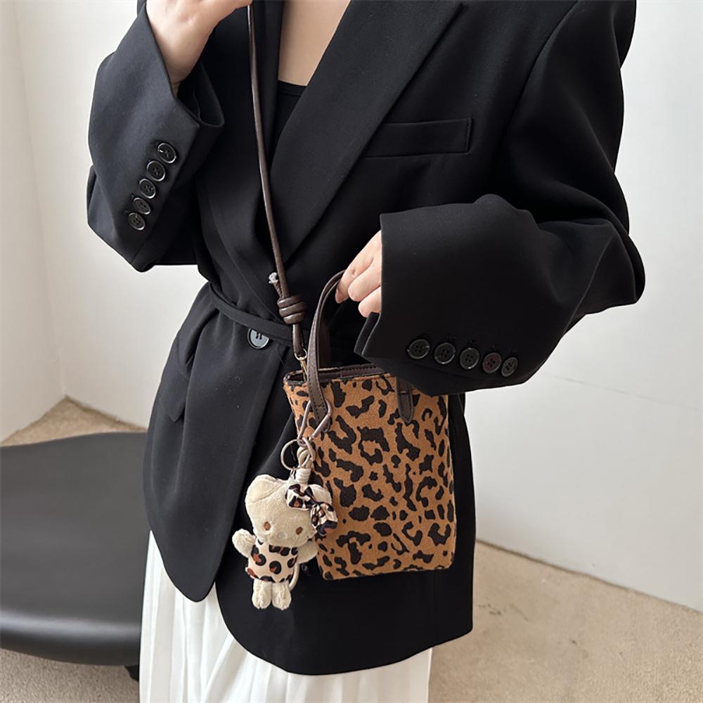PU Bucket Handheld Bag with Applique