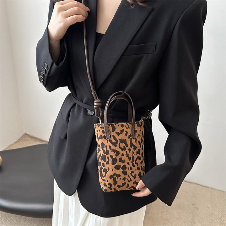 PU Bucket Handheld Bag with Applique