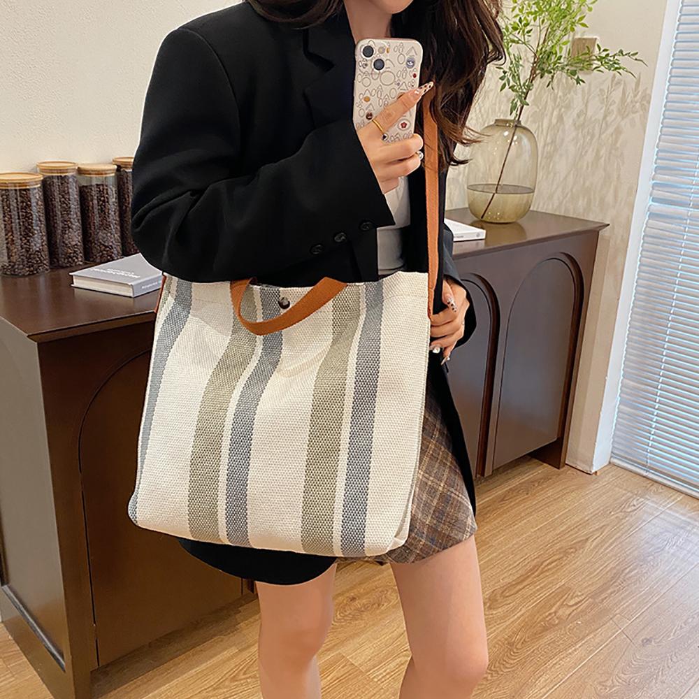 Colourblocked Bucket Handheld Bag