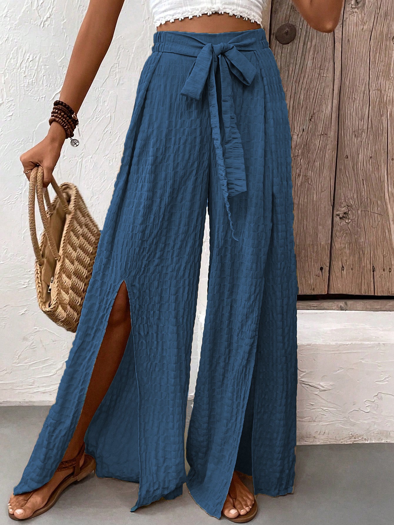 Women Textured Loose Fit Easy Wash Pleated Wide Leg Trousers