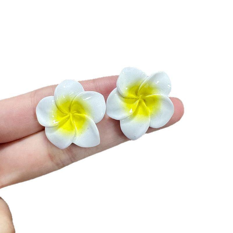 Plastic Floral Shaped Studs