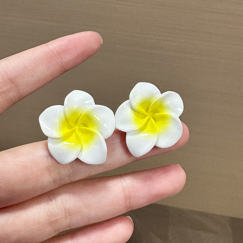 Plastic Floral Shaped Studs