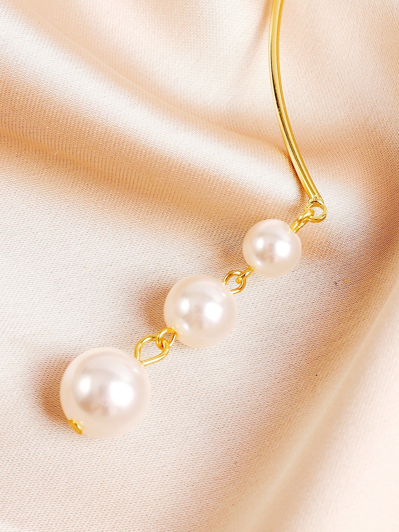 Gold-Plated Geometric Shaped Artificial Beads Beaded Ear Cuff