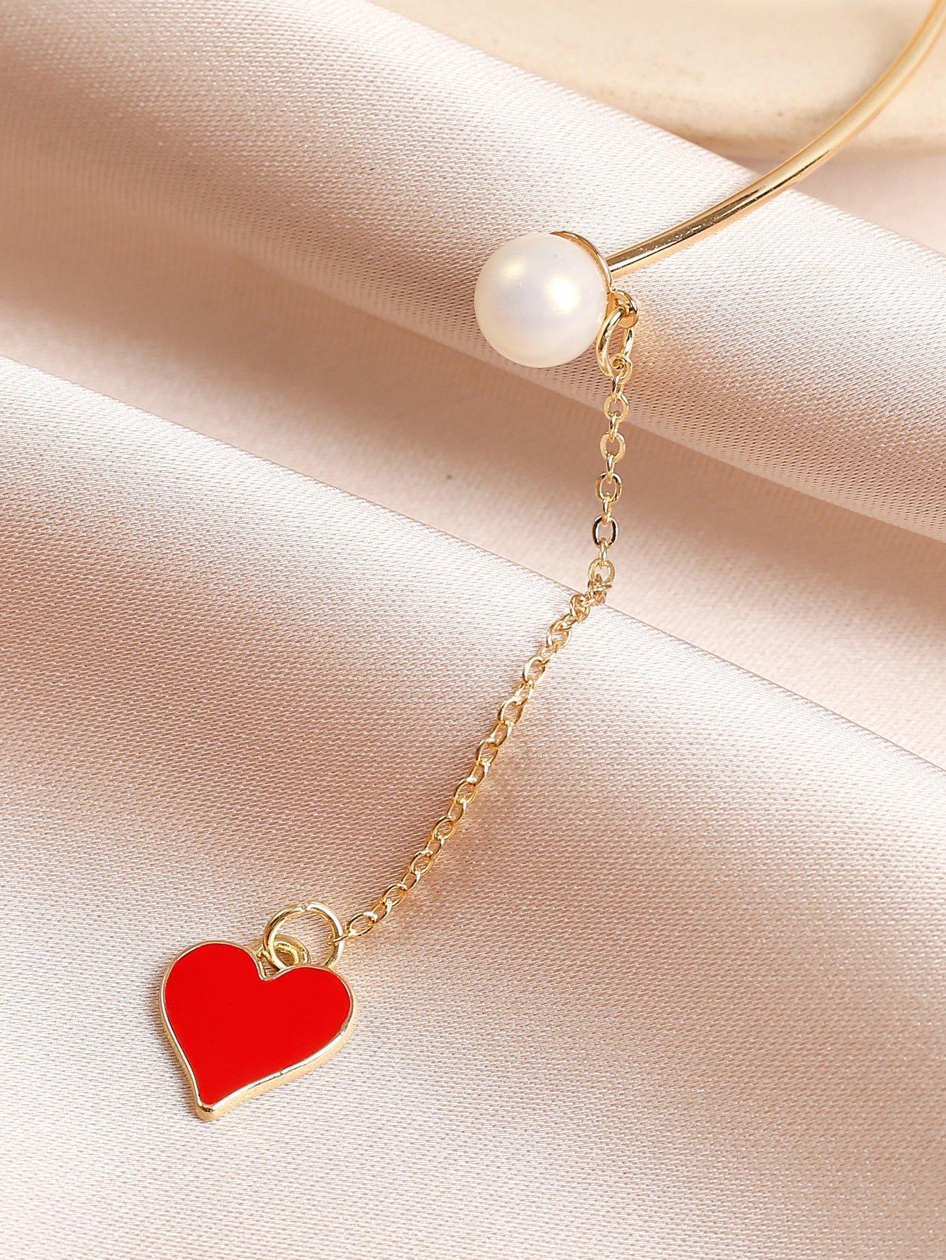 Gold Plated Artificial Beads Beaded Contemporary Ear Cuff