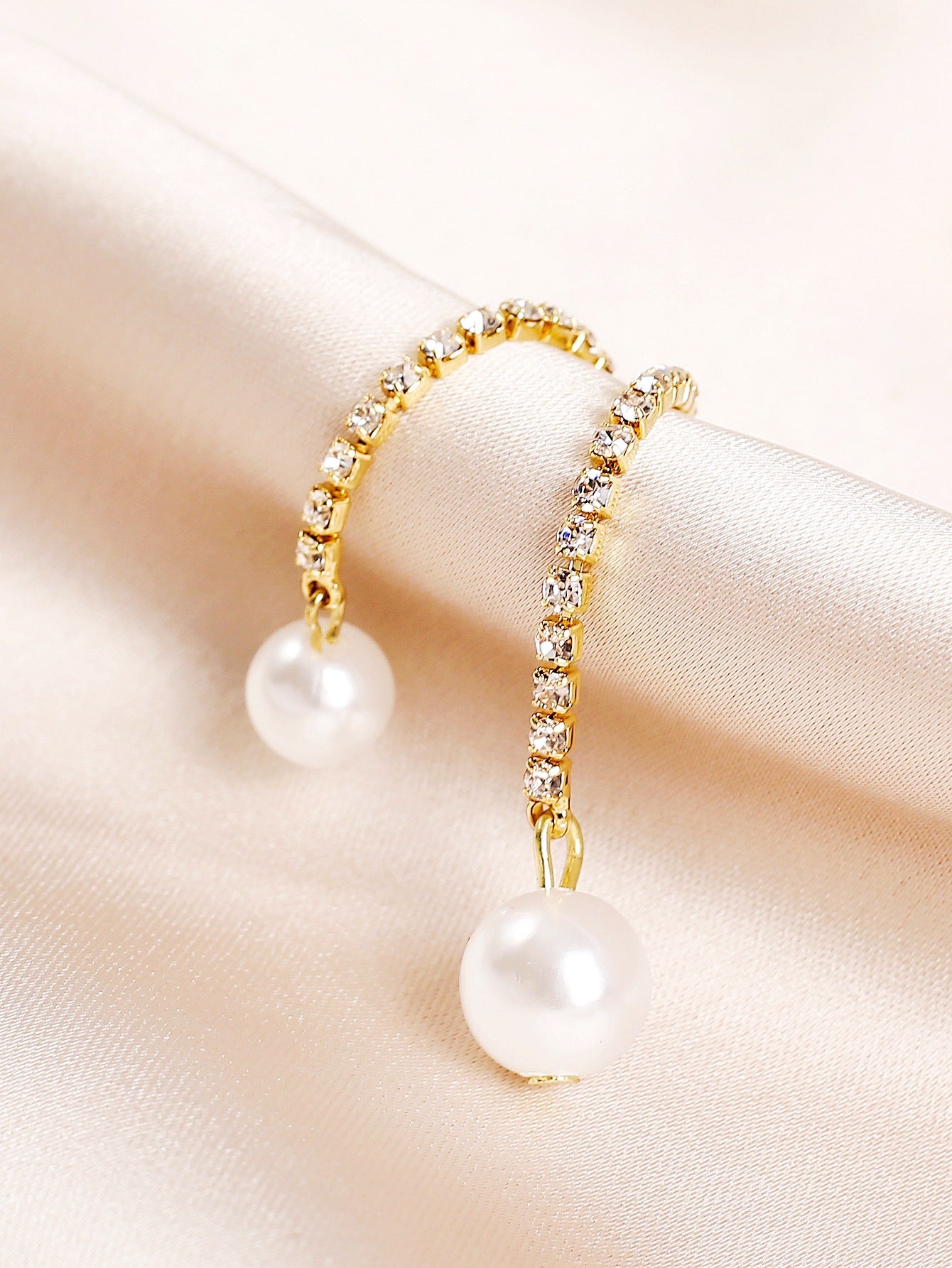 Gold Plated Artificial Studded & Beaded Contemporary Ear Cuff