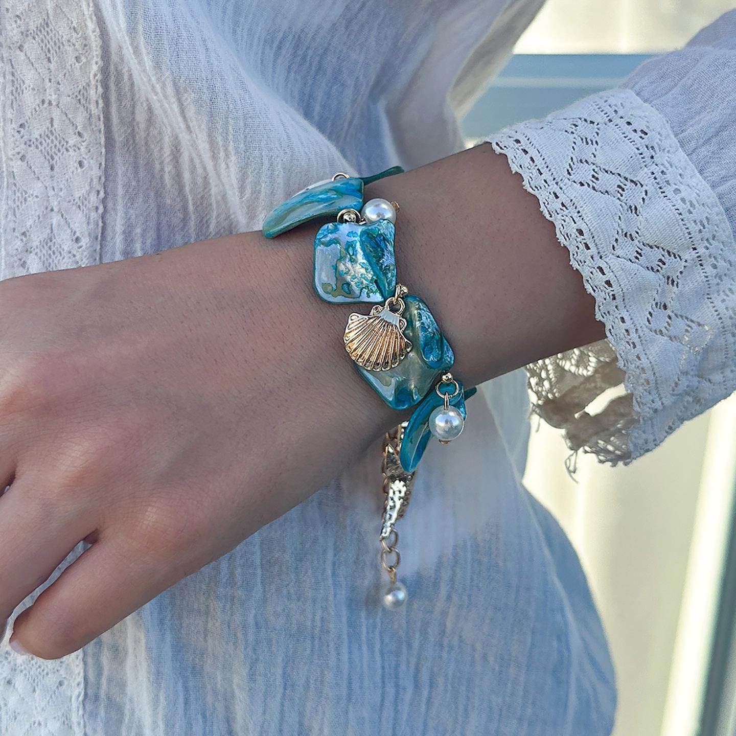 Women Gold-Plated Charm Bracelet