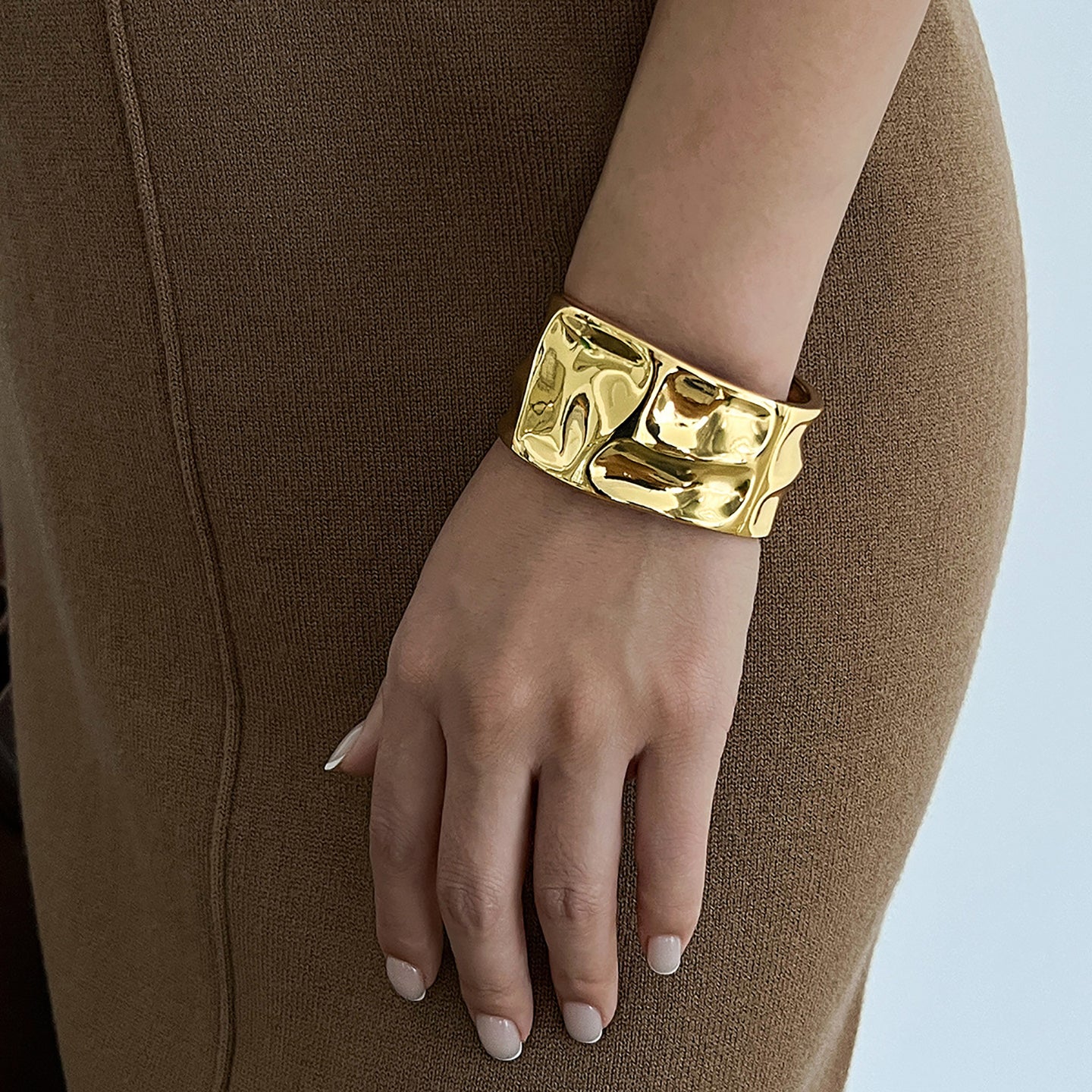 Women Handcrafted Gold-Plated Kada Bracelet