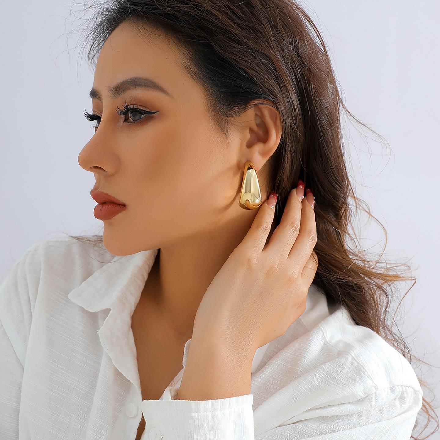 Teardrop Shaped Studs Earrings