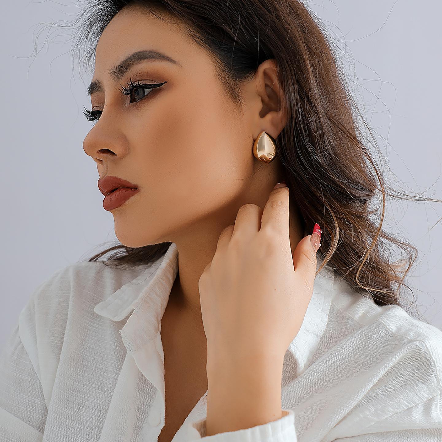 Teardrop Shaped Studs Earrings