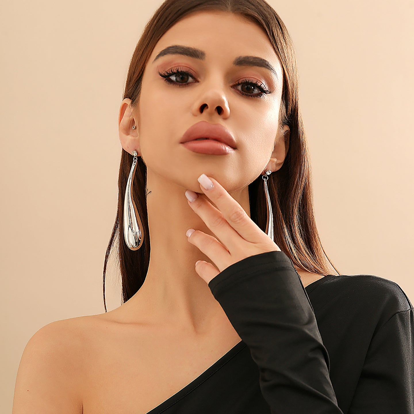 Teardrop Shaped Studs Earrings