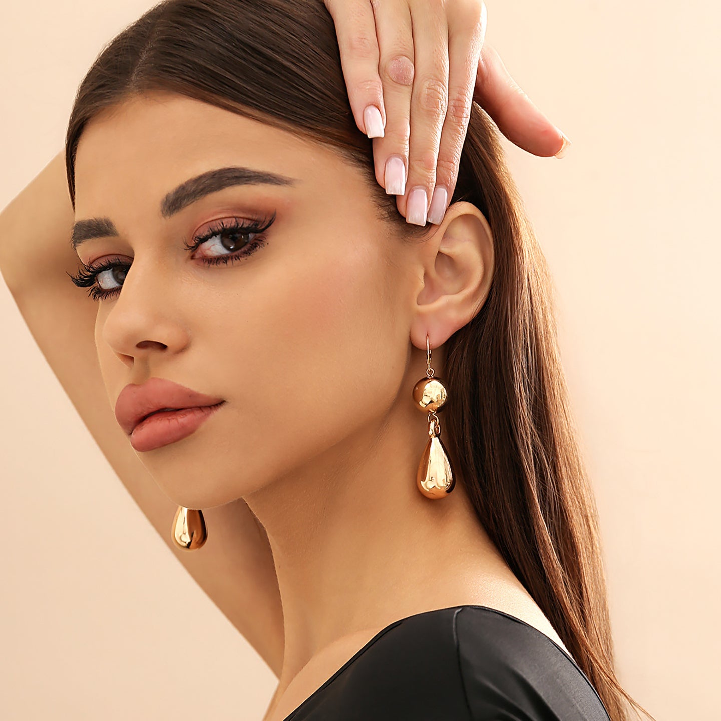 Teardrop Shaped Studs Earrings