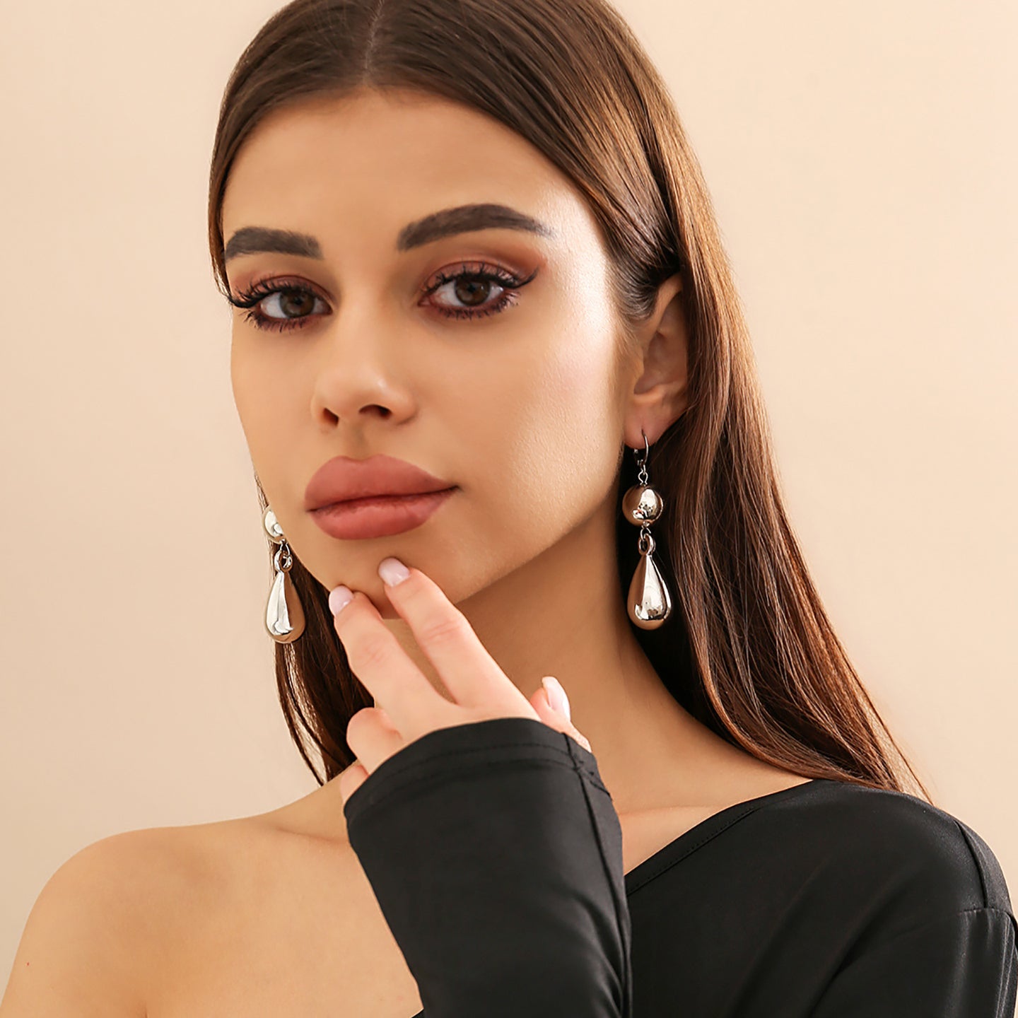 Teardrop Shaped Studs Earrings